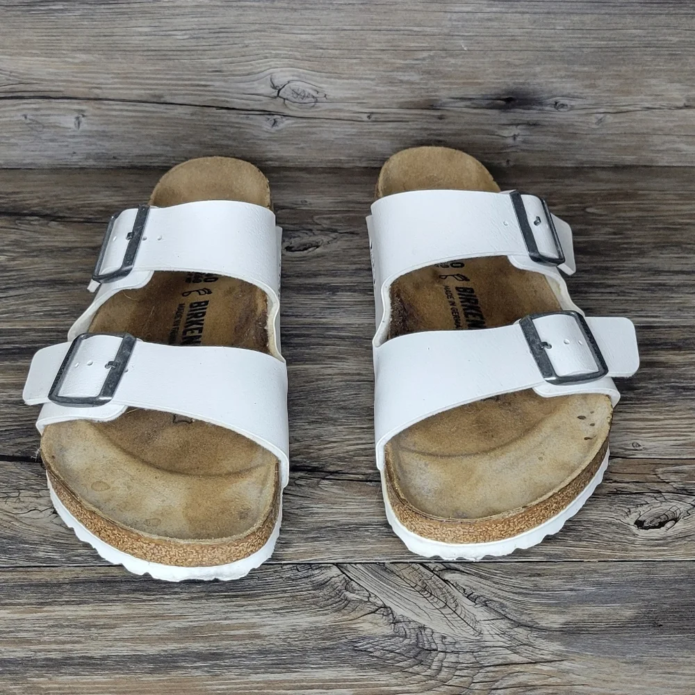 Birkenstock White Arizona Slide Sandal - Women's EU 40 Used Good Condition. - Picture 4 of 6